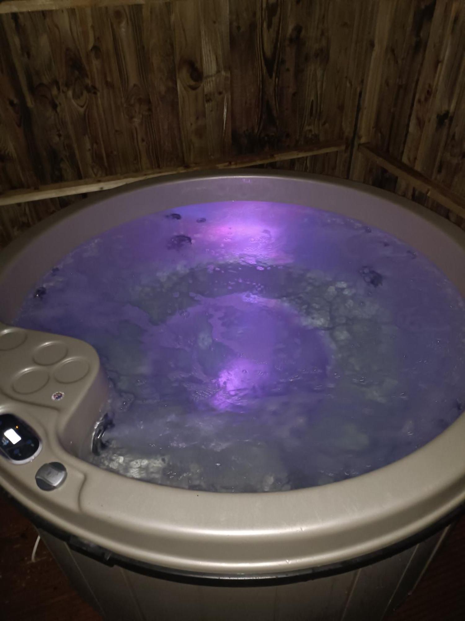 Hillingworth'S Hot Tub Retreat - Lochmaben Villa Dumfries Eksteriør billede